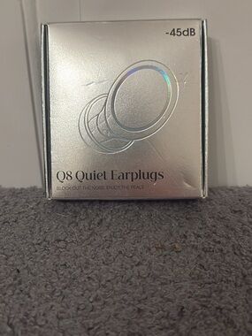 New Q8 Quiet Earplugs Black Silver OS